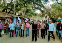 DYFI সদস্য মইদুল ইসলামের মৃত্যুর বিচার চেয়ে DYFI পথ অবরোধ।