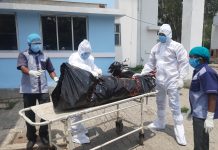 রঘুনাথপুর : হাসপাতাল চত্বরে দীর্ঘক্ষন পড়ে রইল মৃতদেহ।