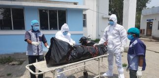 রঘুনাথপুর : হাসপাতাল চত্বরে দীর্ঘক্ষন পড়ে রইল মৃতদেহ।