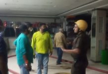 রঘুনাথপুরে একটি কাপড় দোকানে আগুন