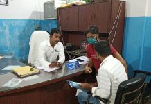 বাজার স্থানান্তরিত করে খেলার মাঠ ফিরানোর দাবিতে কংগ্রেস।