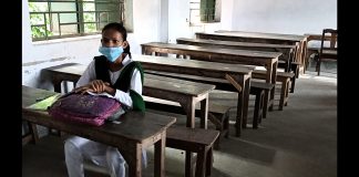 এম এম স্কুলে পড়ুয়াদের উপস্থিতির হার নিয়ে চিন্তিত শিক্ষকেরা।