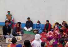 অপুষ্টিতে আক্রান্ত শিশুদের বাড়ি বাড়ি গিয়ে খোঁজ নিলেন জেলাশাসক।