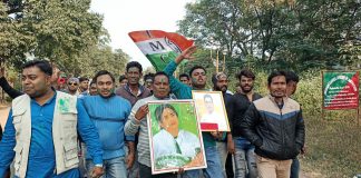 কলকাতা পুরভোটে তৃণমূল কংগ্রেসের বিপুল আসনে জয়লাভের পর উল্লাসে মাতলো তৃণমূলের নেতা ও কর্মীরা।