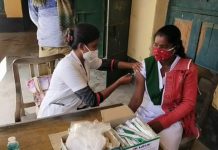 শুরু হলো পড়ুয়াদের করোনার টিকাকরন।