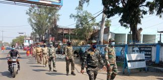 পৌর নির্বাচনের আগে শহরে রুটমার্চ পুলিশের।