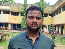 জয়ী কংগ্রেস প্রার্থী মিঠুন কান্দূ।