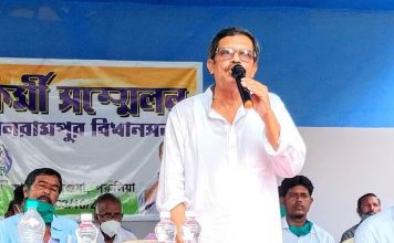 পুরুলিয়া লোকসভা কেন্দ্রে তৃণমূলের প্রার্থী শান্তিরাম মাহাতো।