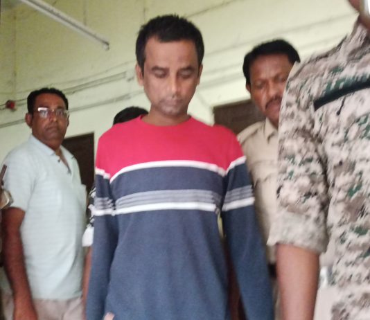 স্ত্রী ও দুই সন্তানকে কুড়ুল দিয়ে খুনের অপরাধে মৃত্যু দন্ডের নির্দেশ দিলেন বিচারক৷