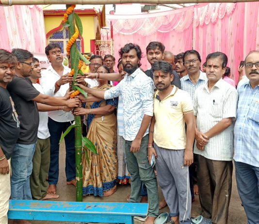 খুঁটি পুজোর আয়োজন করল রঘুনাথপুর মিশনরোড সার্বজনীন দুর্গাপুজো কমিটি।