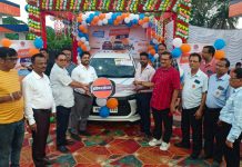 পেট্রোল কিনে লটারিতে আস্ত একটা দামী গাড়ি পেলেন রঘুনাথপুরের এক যুবক।